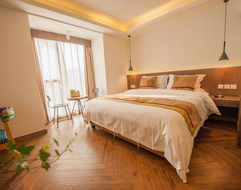 Two Towns Hostel Hangzhou Extérieur photo